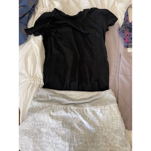 Lululemon Bundle Top Skirt Bra leggings 2/4 - Picture 2 of 3